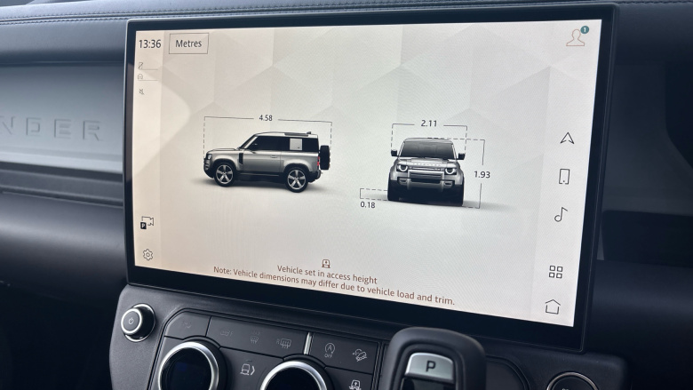 Land Rover Defender 3.0 D350 X-Dynamic HSE 90 3dr Auto Diesel Estate